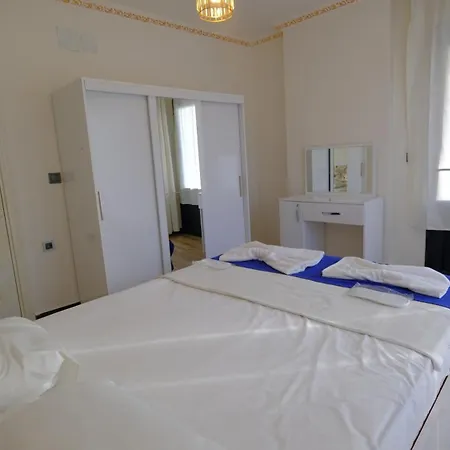 Отель Elada Luxury *